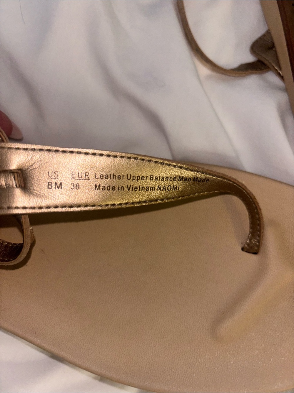 Sam Edelman 8 Gold Metallic Leather T Strap Thong Sandal Flip Flops Coastal Shoe - Picture 7 of 11